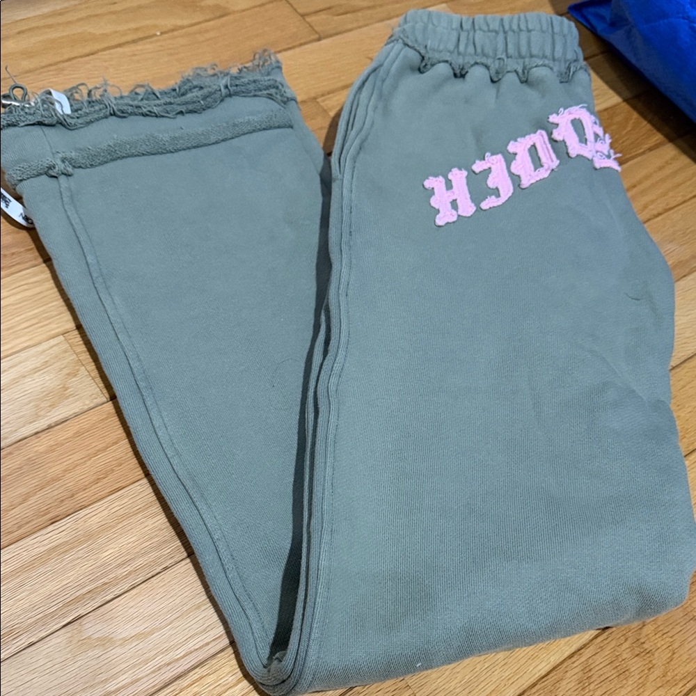 Hidden cult Joggers with Pink Accents XS brand New in pair - Picture 8 of 17